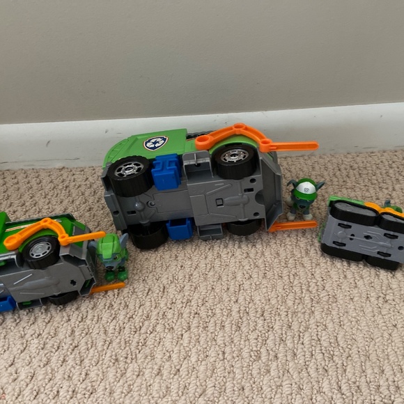 Paw Patrol Sound & Lights Garbage Truck Rocky Etc - Picture 5 of 8